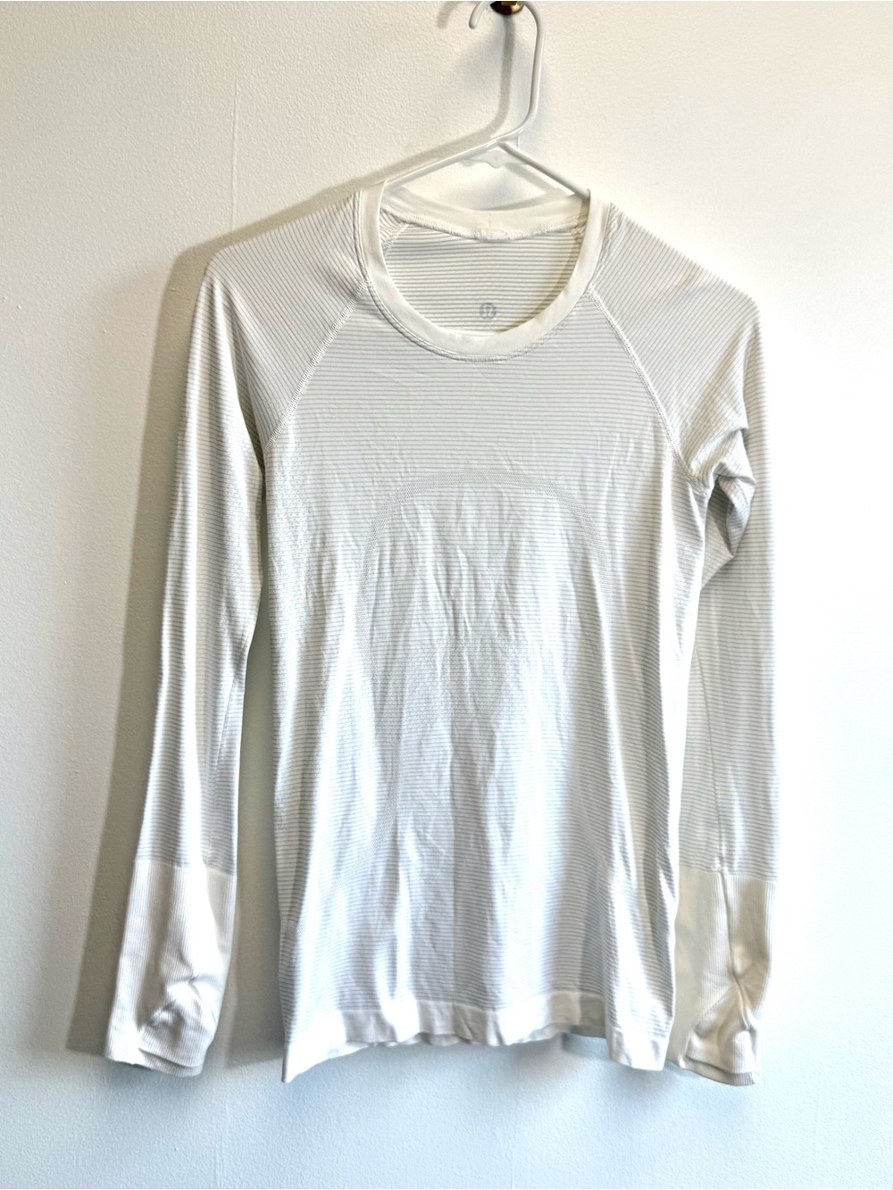 Lululemon Solid White Swiftly Long Sleeve Athletic Top Size 4